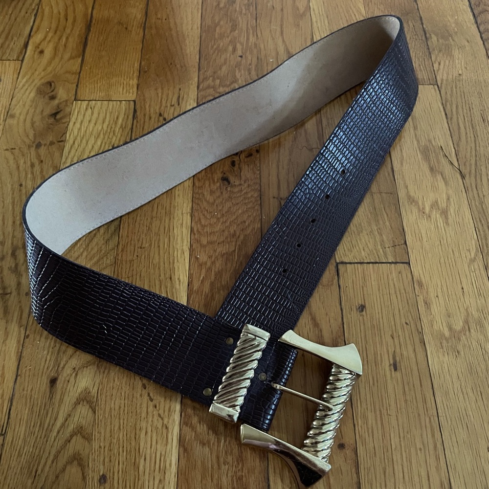 Brown fashion crocodile belt - size small to medium. This is not real leather.
